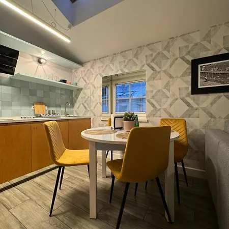 Apartman Balcony Bliss Main Square Loft