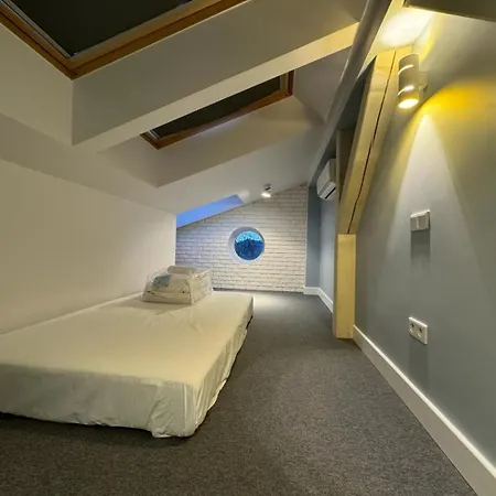 Balcony Bliss Main Square Loft Краків