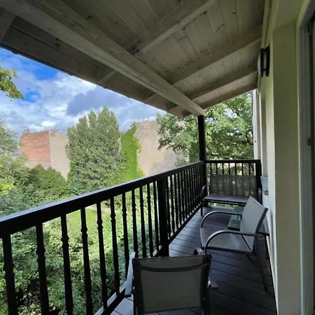 Balcony Bliss Main Square Loft Краків