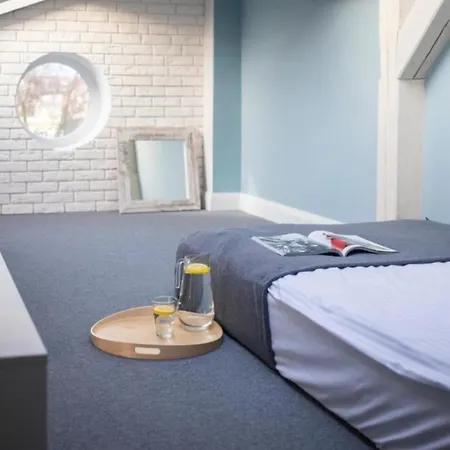 Balcony Bliss Main Square Loft Апартаменти *
