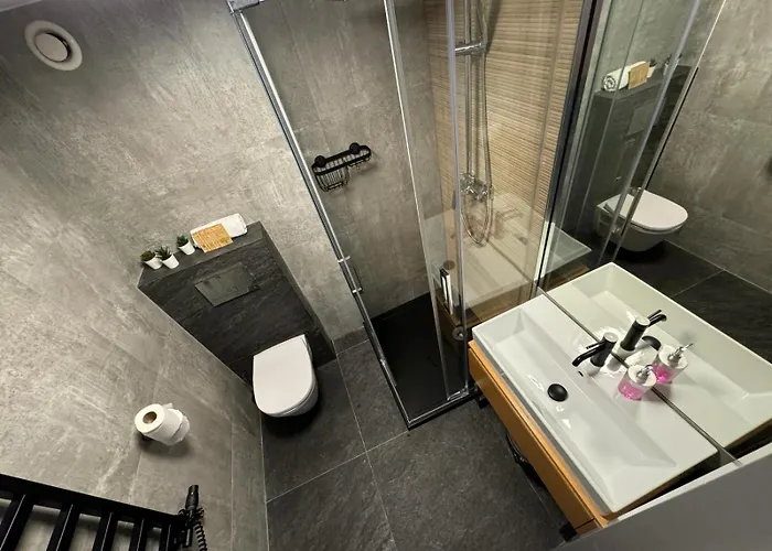 Balcony Bliss Main Square Loft Daire