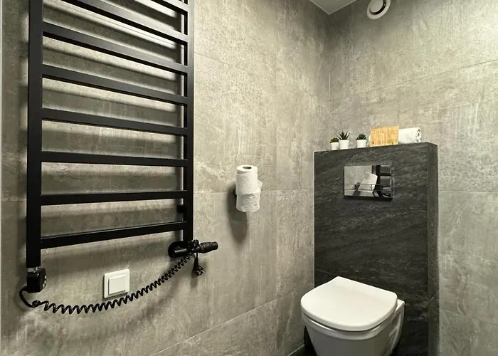 شقة Balcony Bliss Main Square Loft *